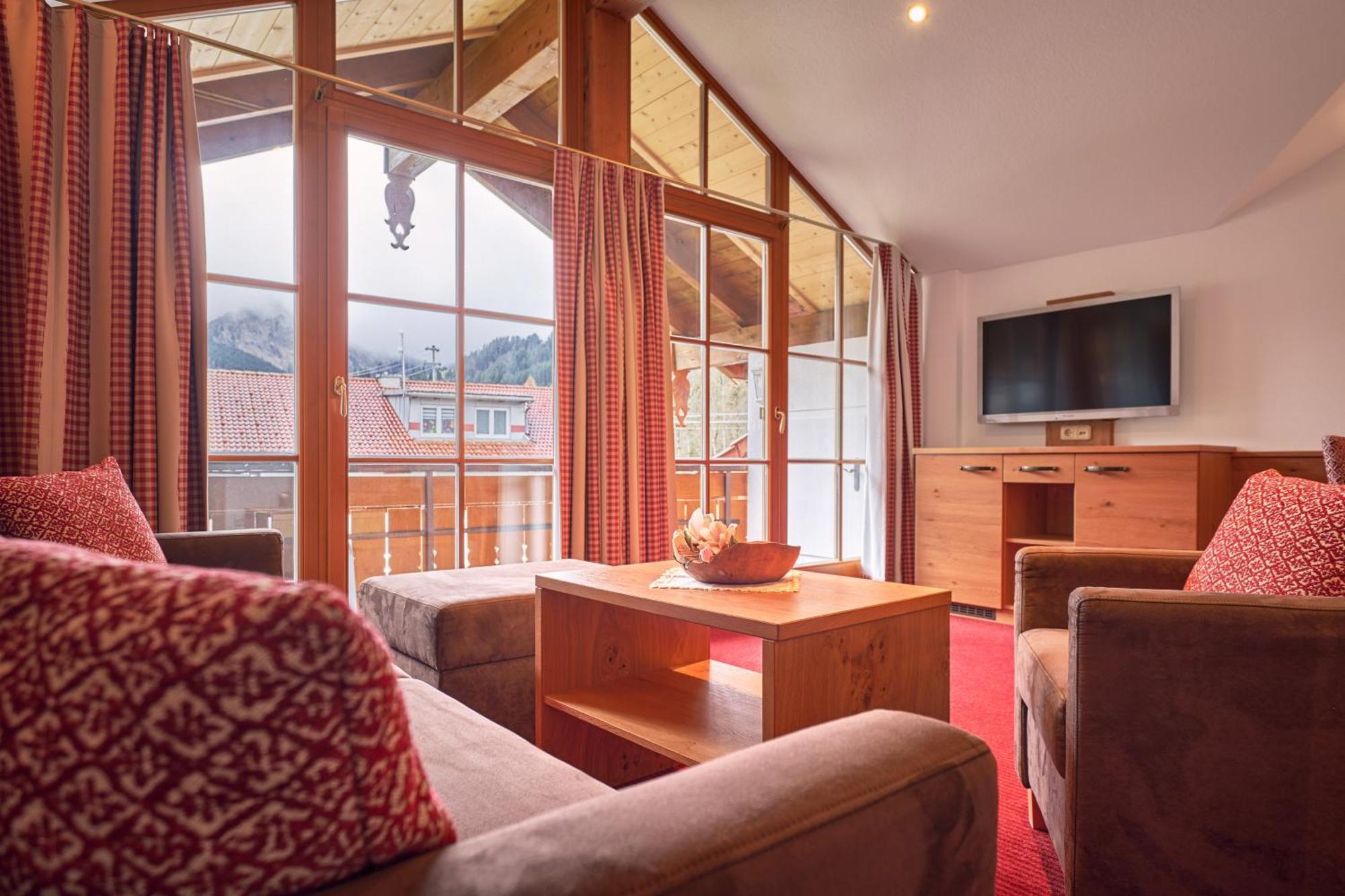 Landhotel Berghof Бад-Хинделанг Экстерьер фото