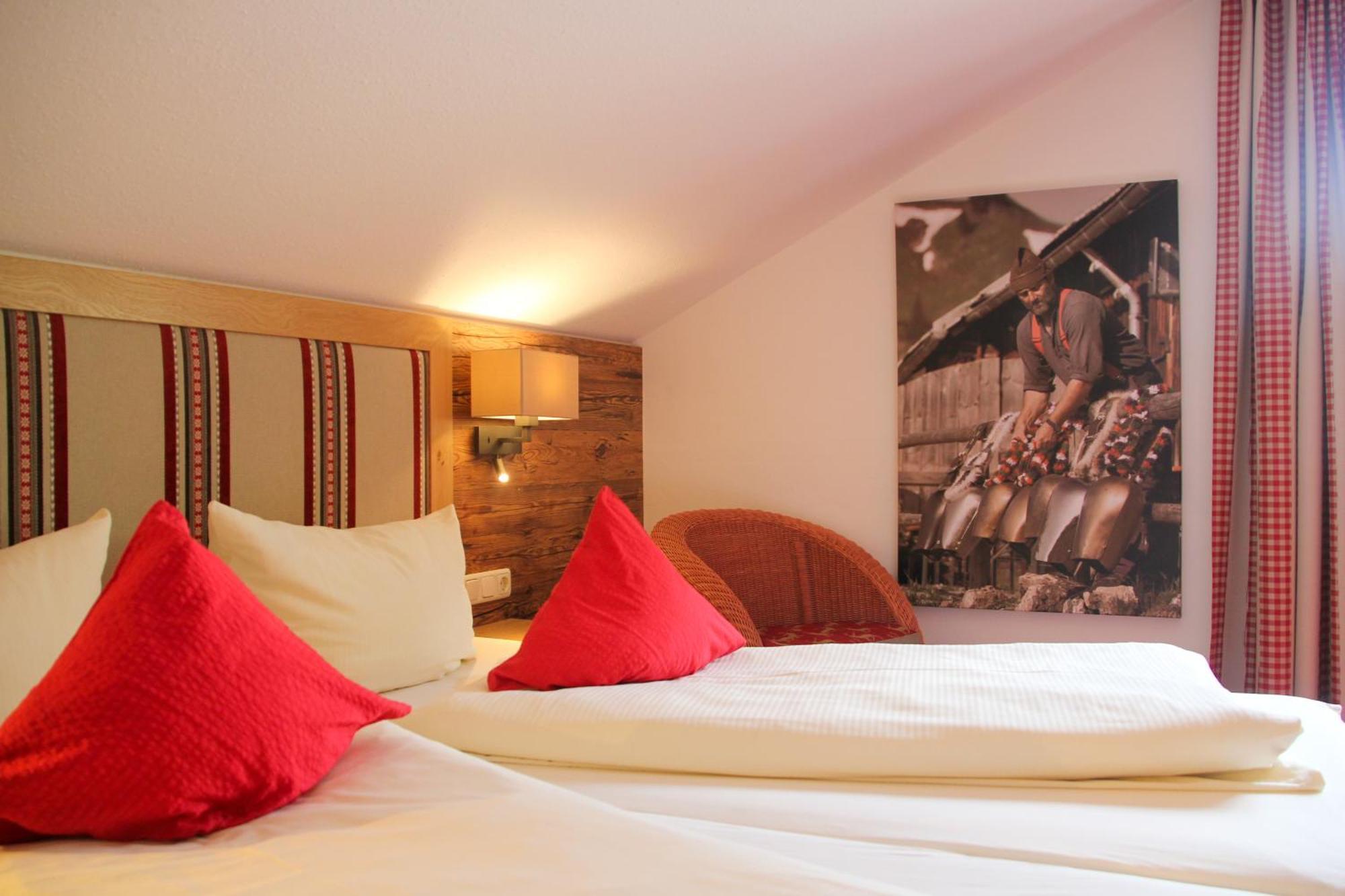 Landhotel Berghof Бад-Хинделанг Экстерьер фото