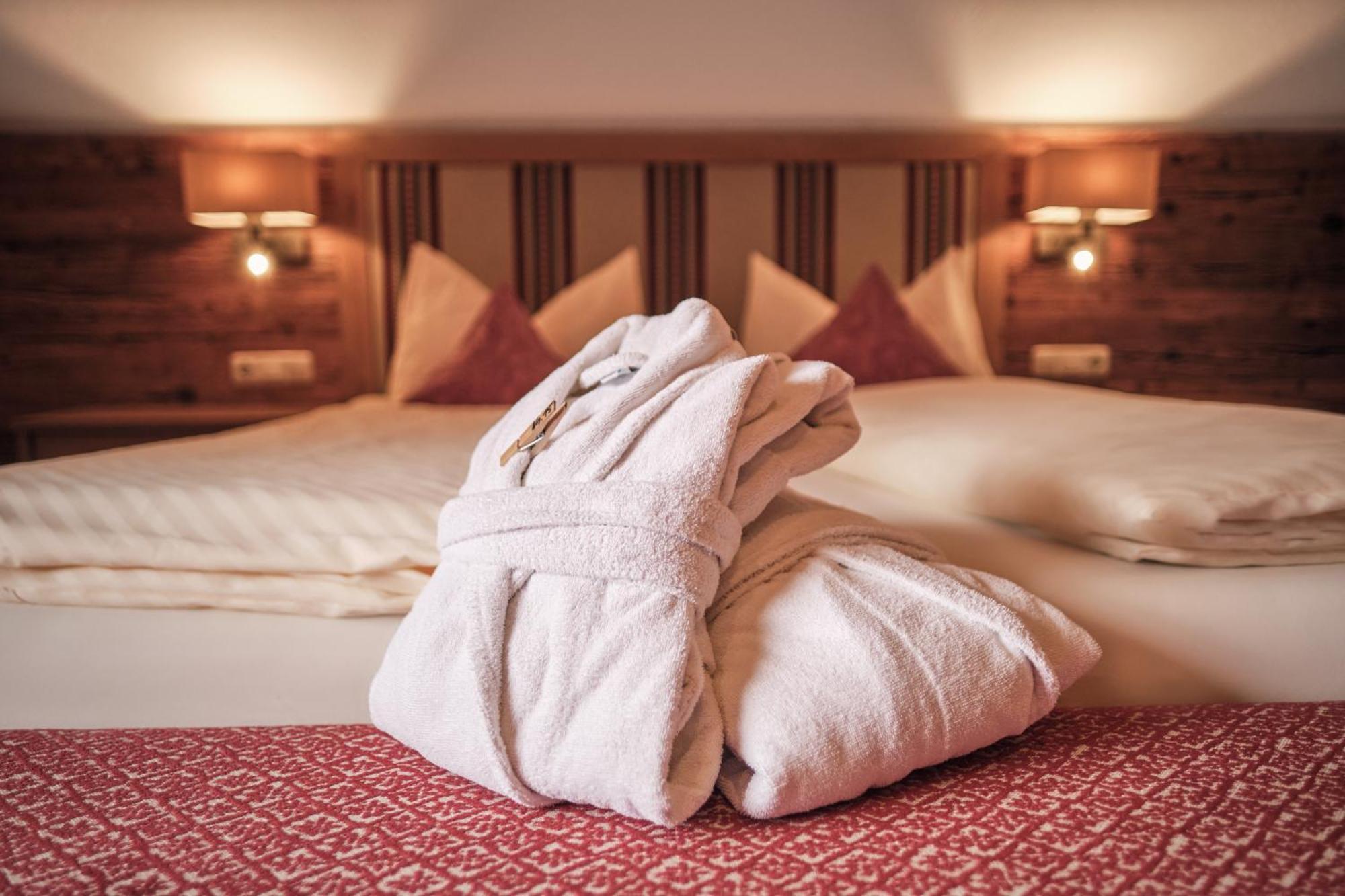 Landhotel Berghof Бад-Хинделанг Экстерьер фото
