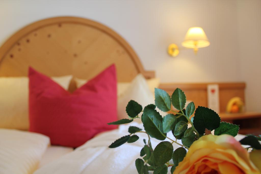 Landhotel Berghof Бад-Хинделанг Номер фото