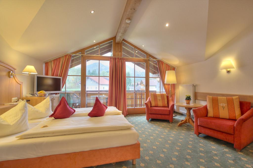 Landhotel Berghof Бад-Хинделанг Номер фото
