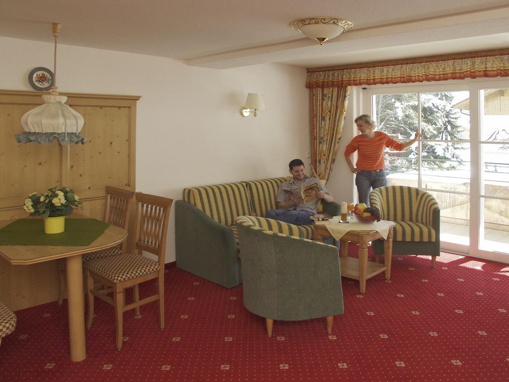 Landhotel Berghof Бад-Хинделанг Экстерьер фото