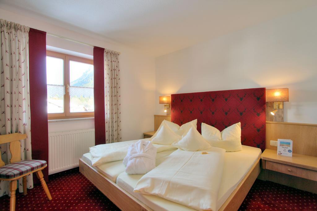 Landhotel Berghof Бад-Хинделанг Номер фото